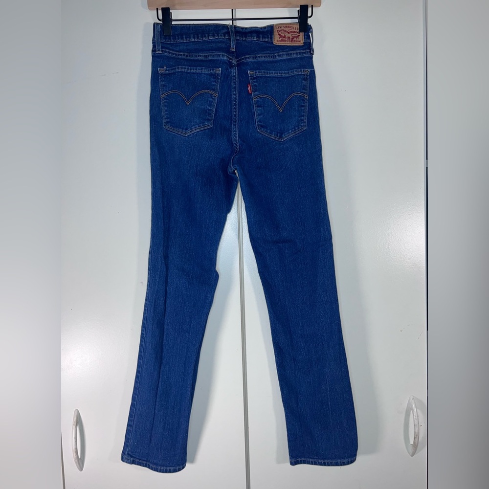 LEVIS stretch dark/medium wash jeans in 28x28